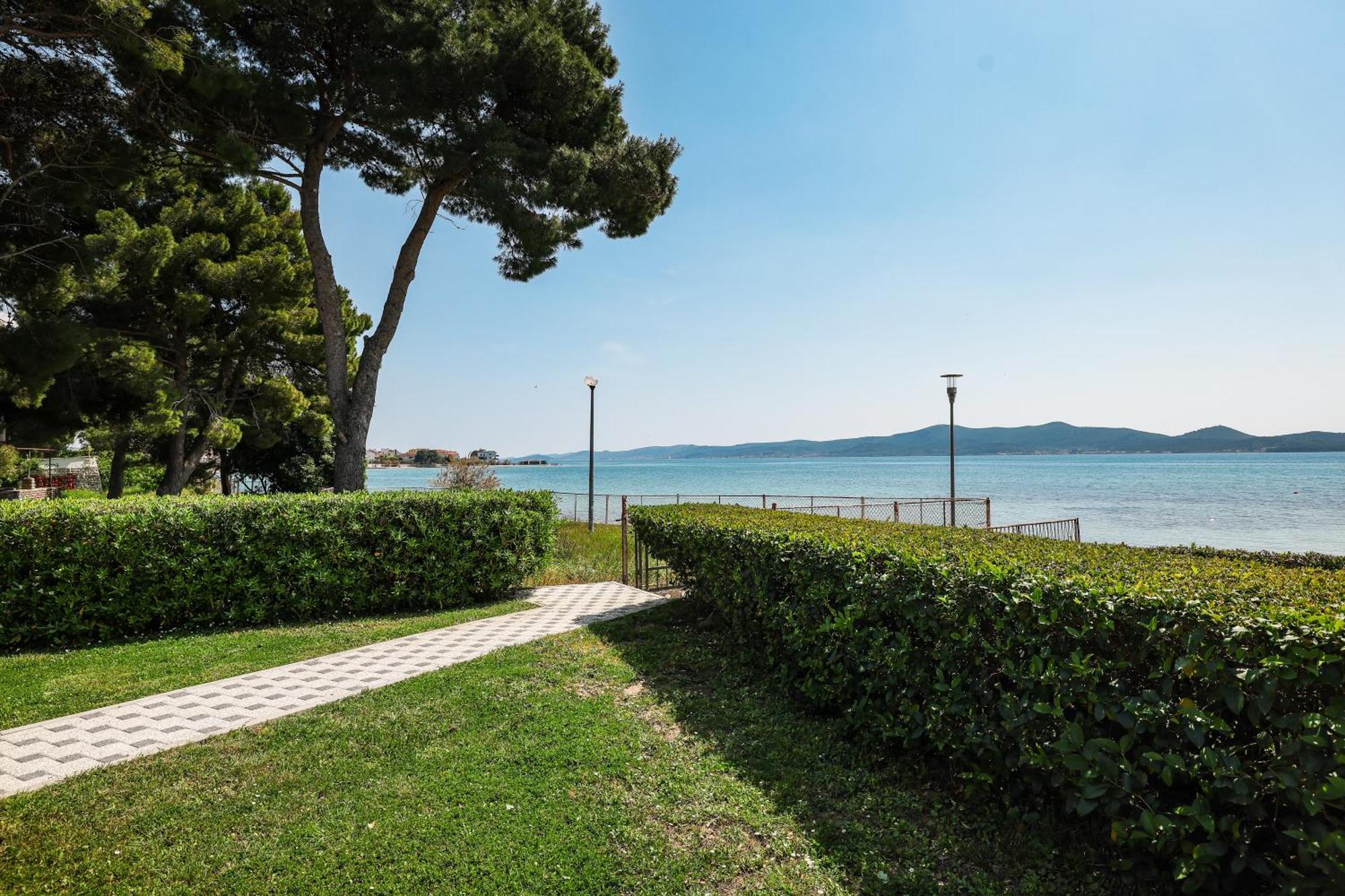 Apartments Becky On A Sandy Beach Without Crowd Sukošan Exterior foto